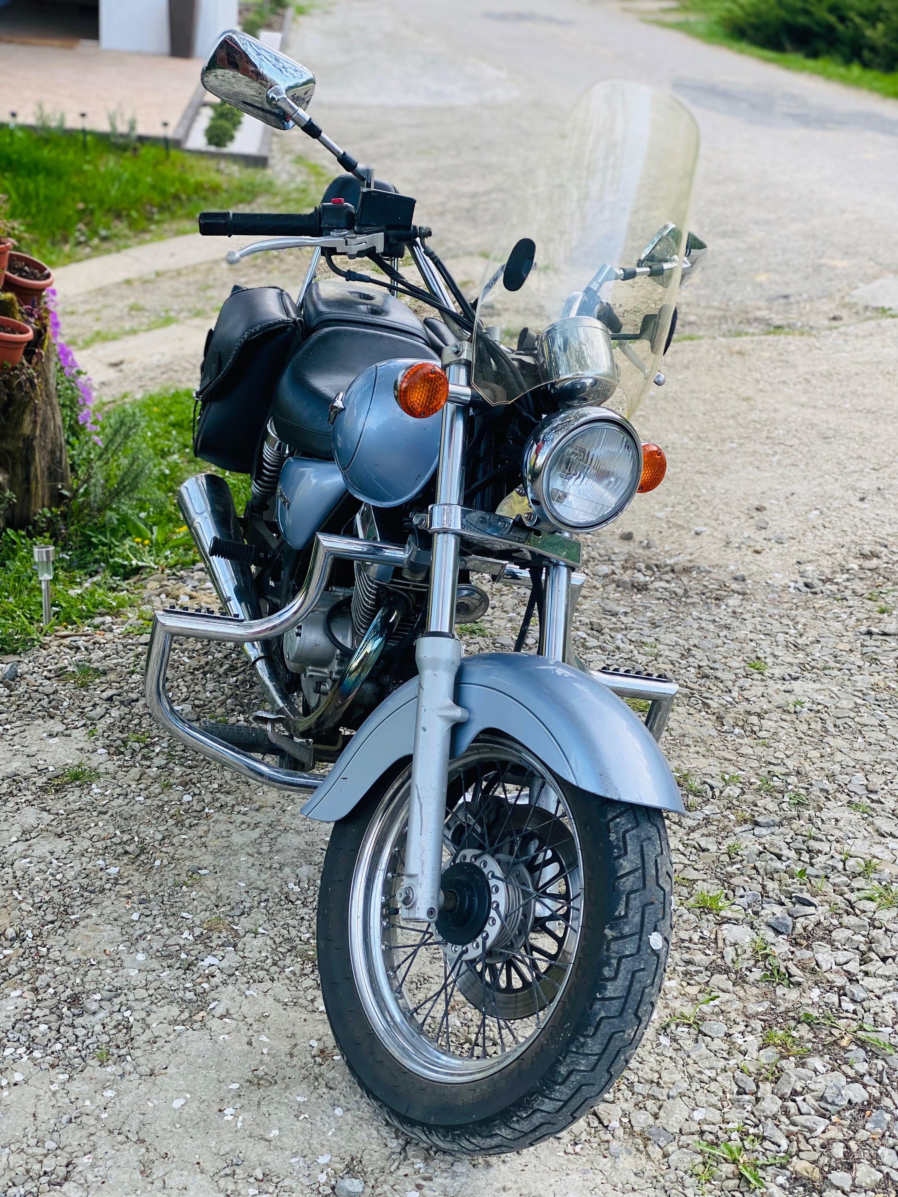 Motocykl SUZUKI GZ 125