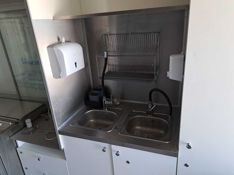 Przyczepa specjalna gastronomiczna Niewiadów B3500 z wyposażeniem