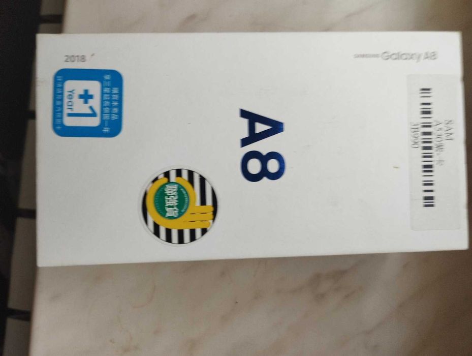 Samsung Galaxi A 8, в ідеальному стані. NFC. Коробка, документи.