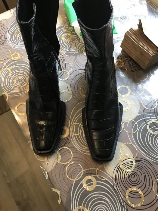 Жіночі осінні ботінки Zara