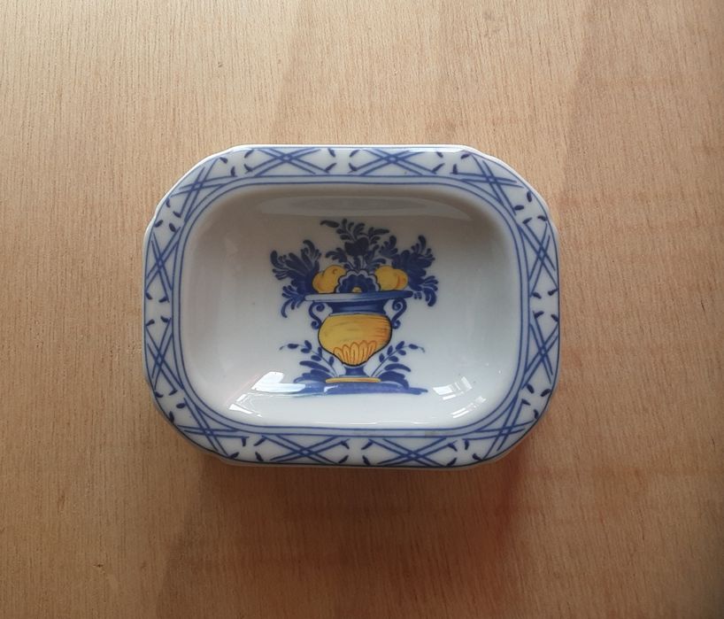 Saleiro de porcelana da Vista Alegre, coleção Viana