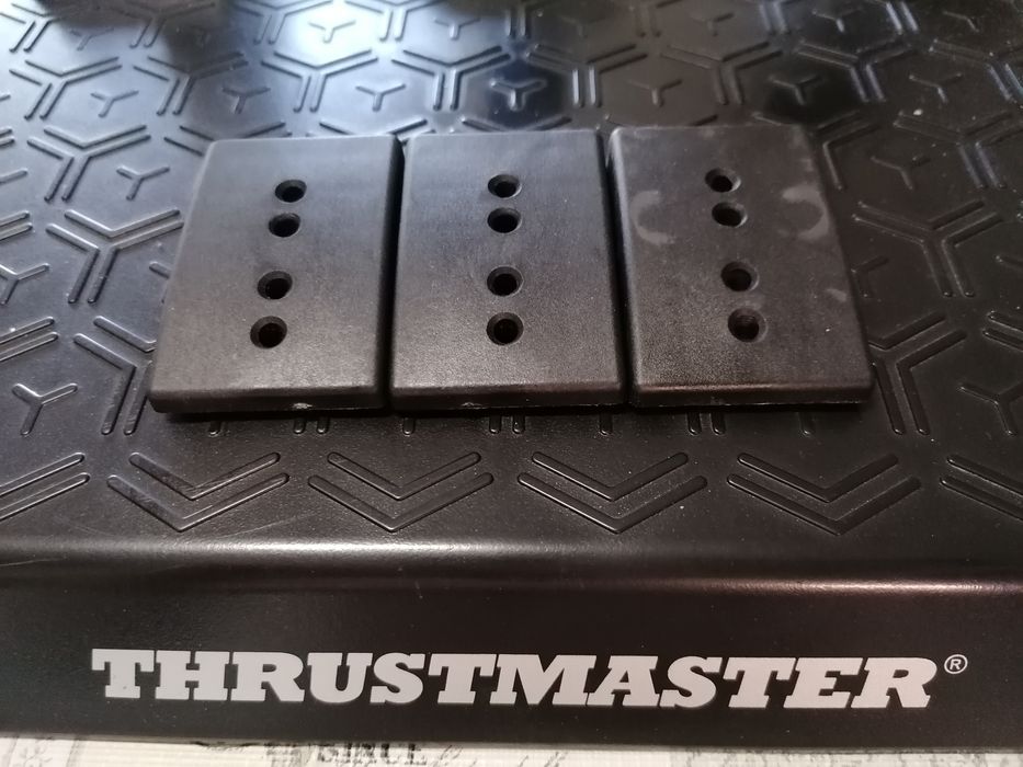 Conjunto volante thrustmaster t248 + pedais T3PM em bom estado