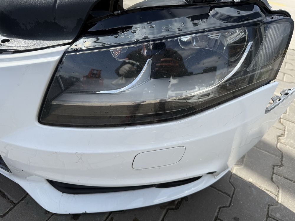 Przód Audi a4 b8 wzmocnienie reflektory chłodnice