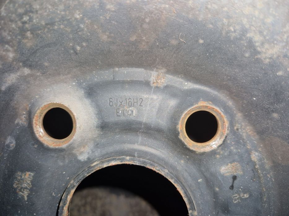 Sprzedam kola zimowe audi vw 16 cali 205/60/16 stalowe