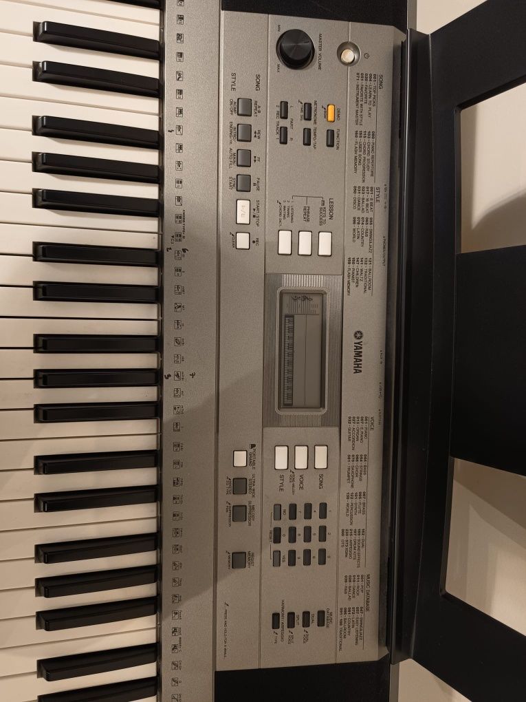 Keyboard domowy Yamaha PSR-E353