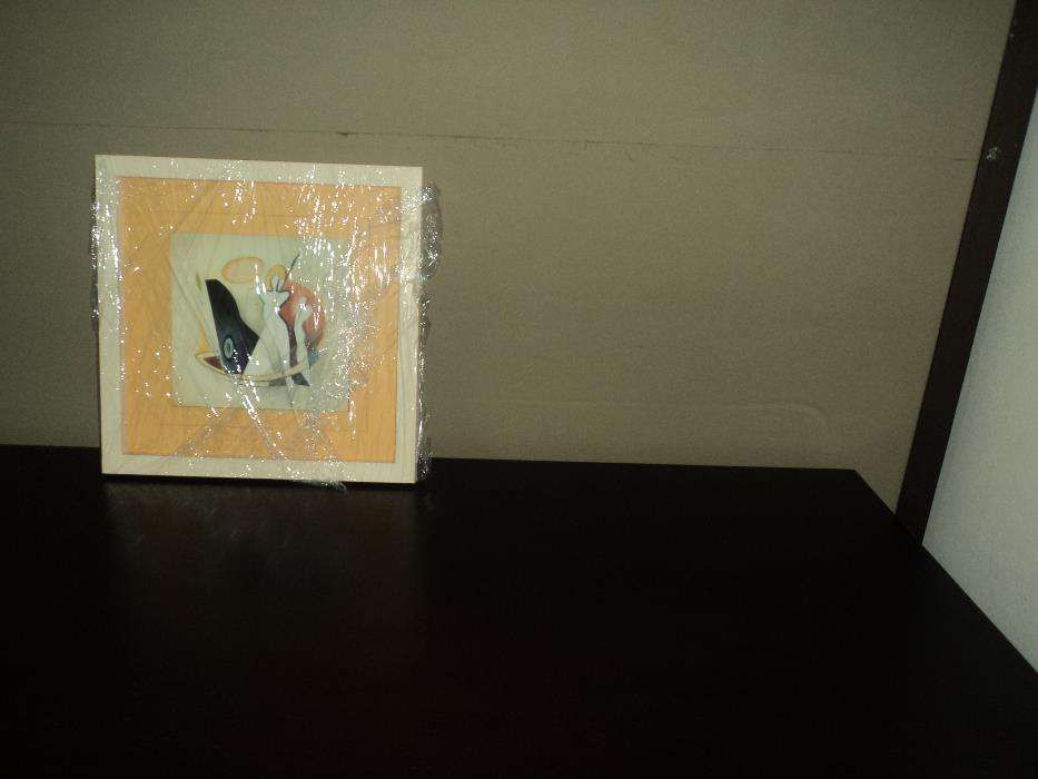 Quadro amarelo quadrado