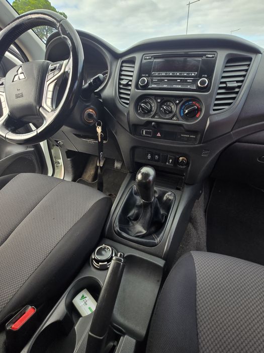 Vendo mitsubishi l200 iva dedutível