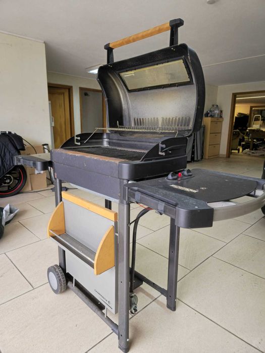 Grelhador a Gás CAMPINGAZ com Tampa e Cobertura — Bom Estado