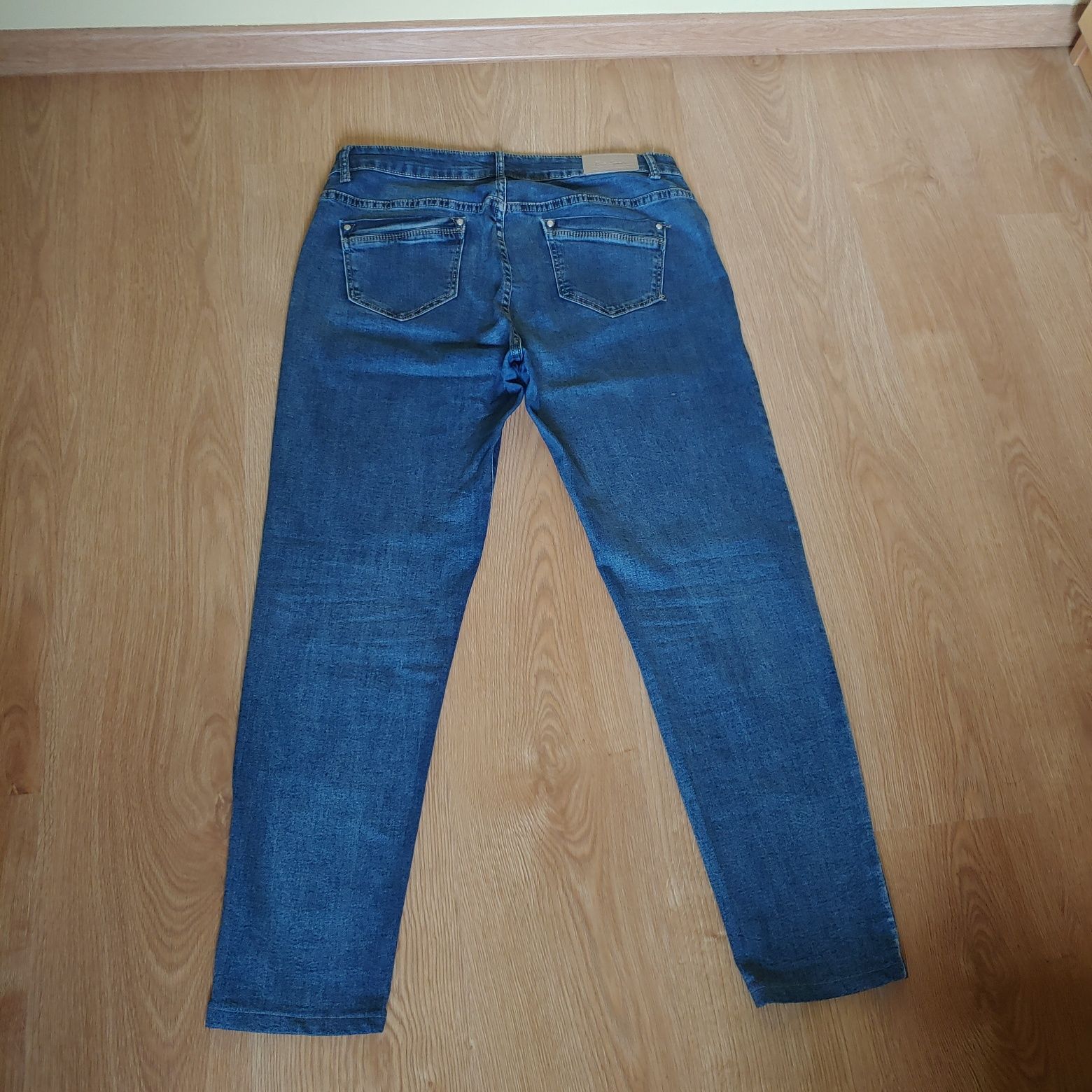 Spodnie damskie jeans