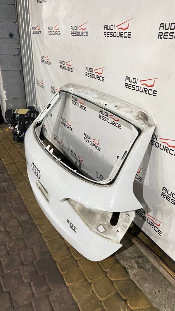 Кришка багажника ляда Audi Q5 8R0 09-16 рік біла Крышка