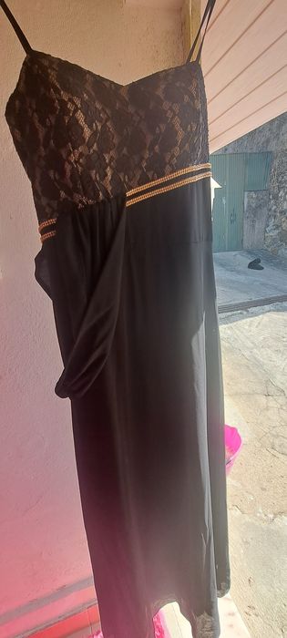 Vestido de cerimonia com xarpe