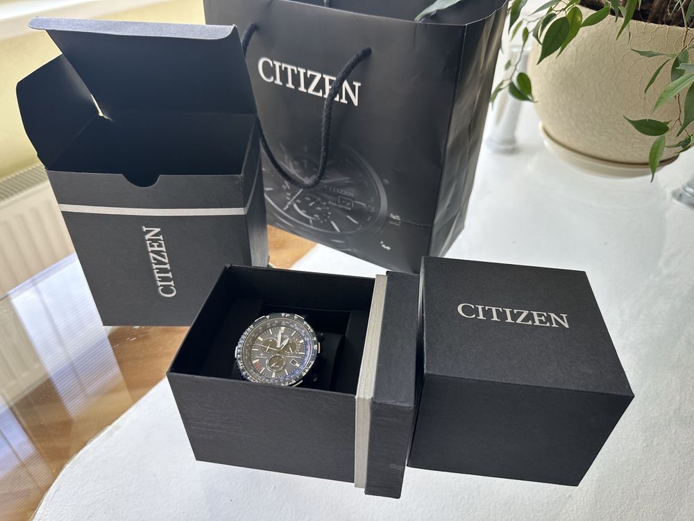 Часи наручные CITIZEN Япония