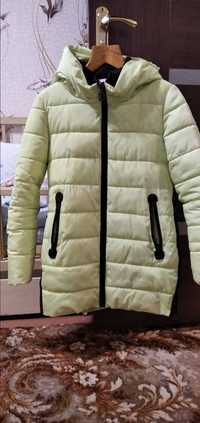 Демісезонна курточка 42 розміру