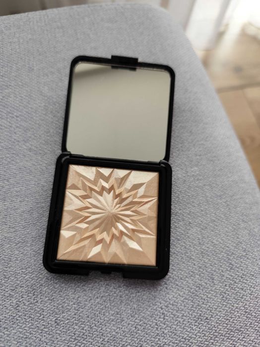 Rozświetlacz Douglas