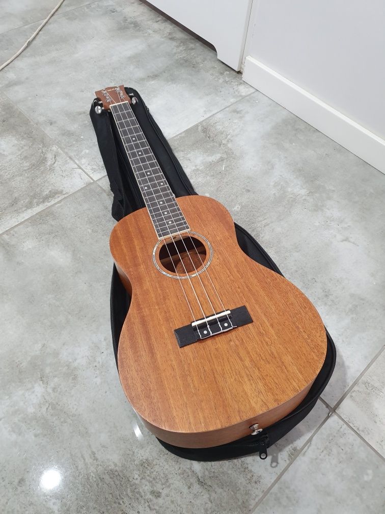 Kmise Ukulele sopranowe zestaw startowy 53 cm