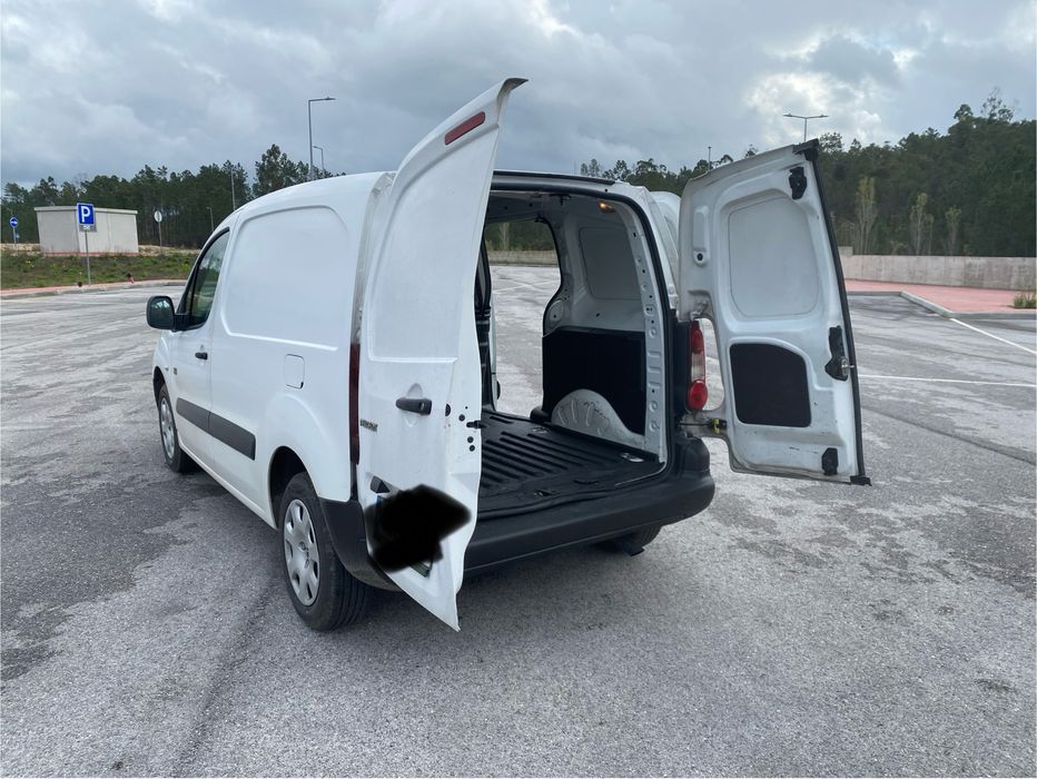 Peugeot Partner office