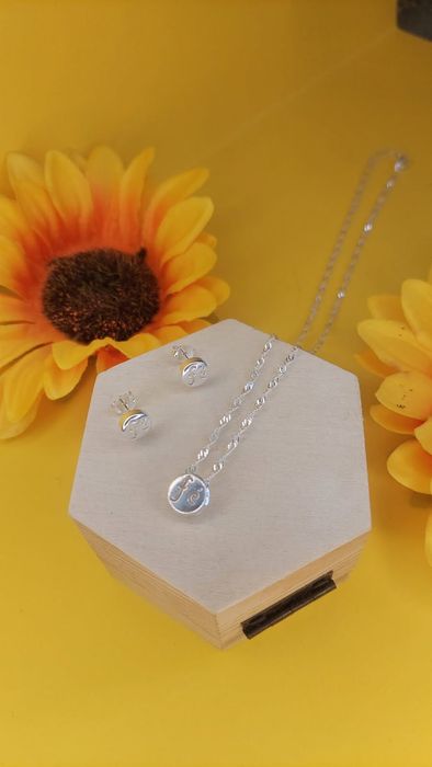 Conjunto fé folheado a prata 925, semijoias de qualidade.