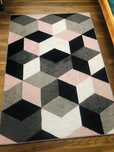 Dywan 120x170 w geometryczne wzory