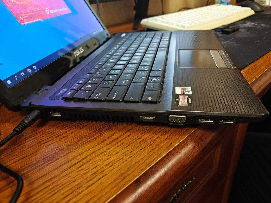 Asus K53BE 15,6" AMD E450 1,65GHz 4Gb 500Gb HD7470m 1Gb