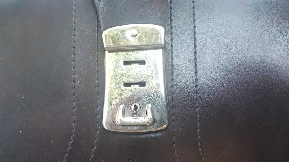 Портфель СССР новый .коричневый цвет.кожзам.