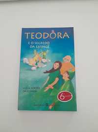 Livro Teodora e o segredo da esfinge