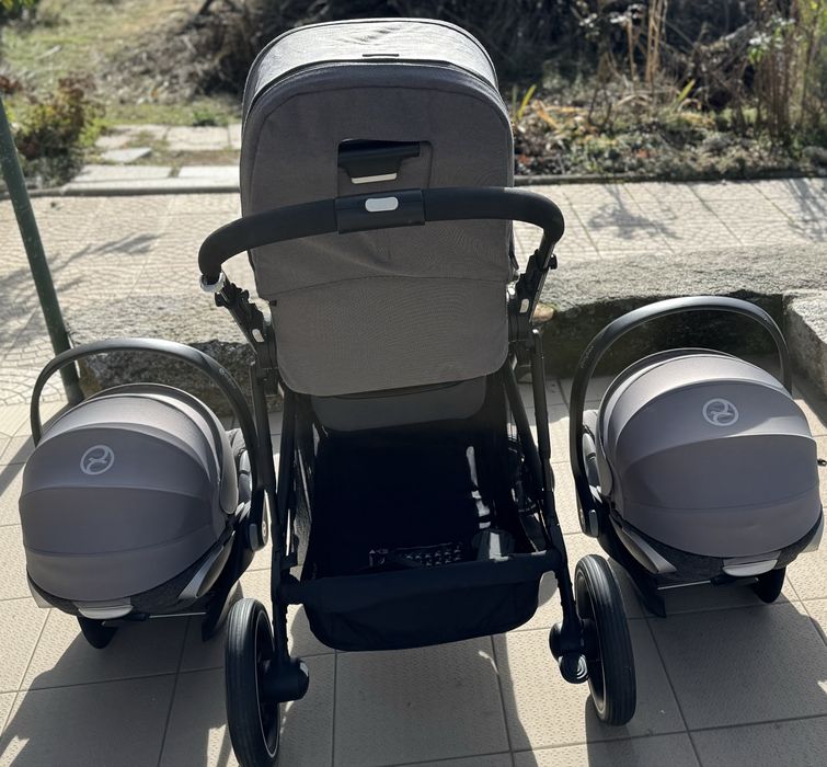Conjunto passeio bebe gemeos + cadeiras auto cybex