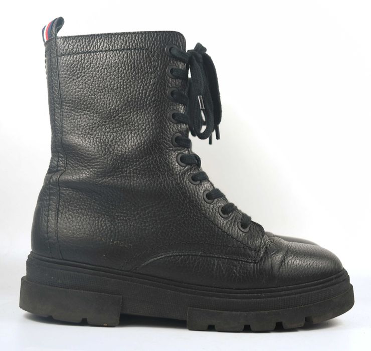 Używane Tommy Hilfiger Trapery Monochromatic Lace Up Boot rozmiar 40