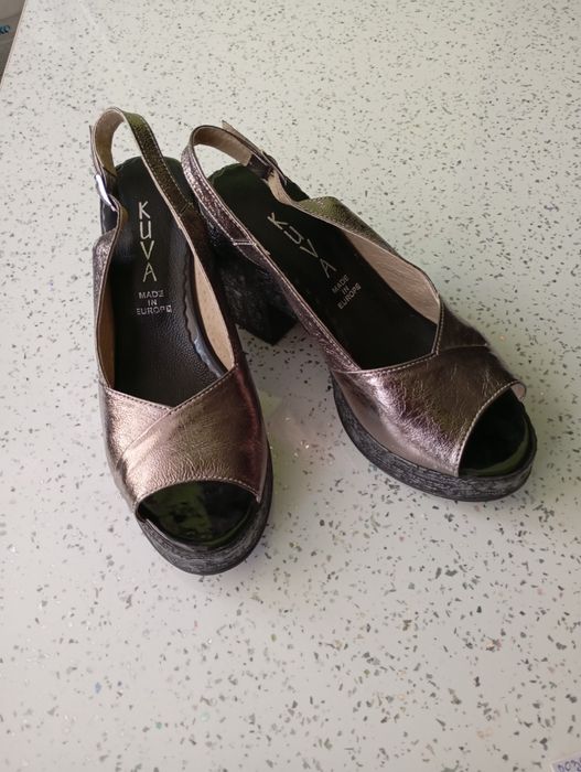 Продам босоножки кожаные б/у в идеальном состоянии