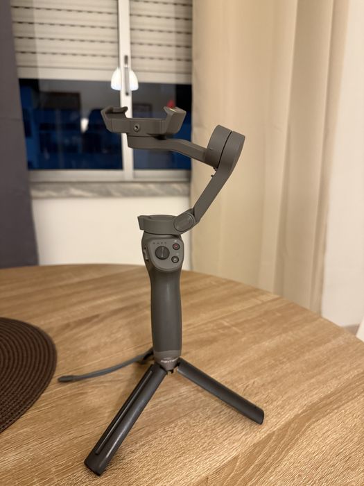 Dji Osmo Mobile 3 - Gimbal Estabilizador para Telemóvel