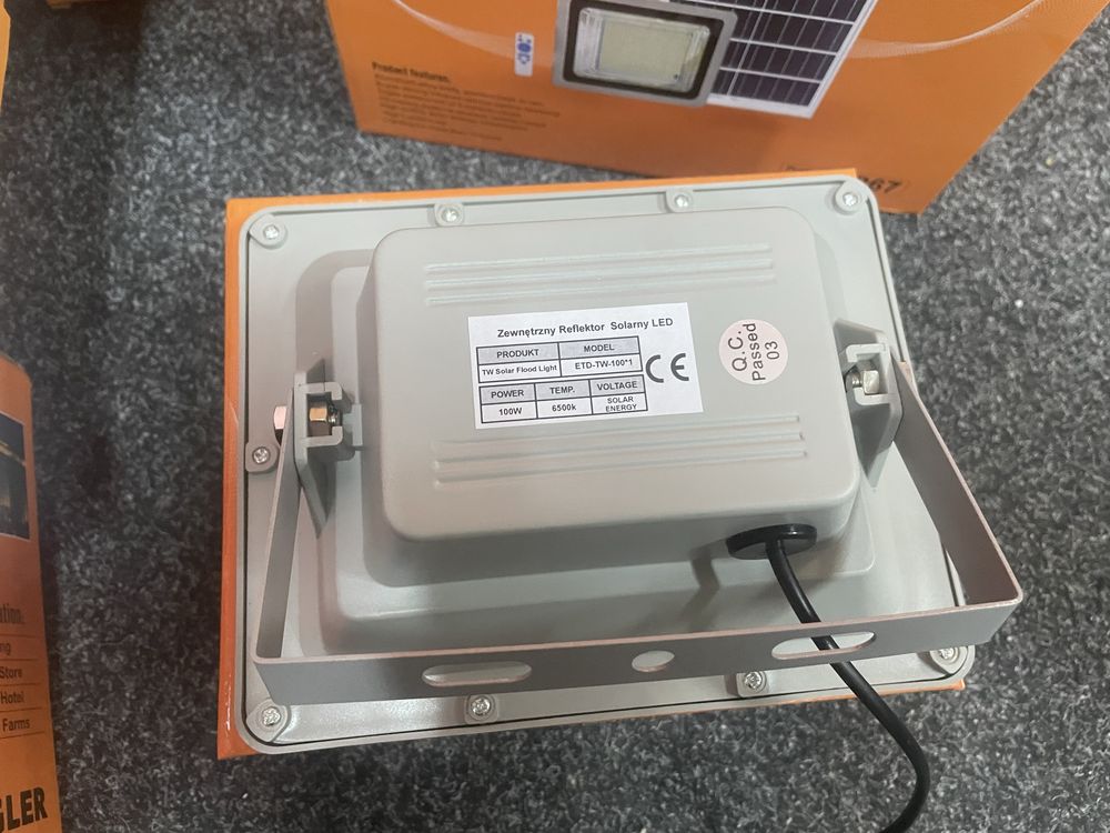 Lampa solarna VÖGLER GmBh 100W neutral, sensor zmierzchu SOLAR LIGHT