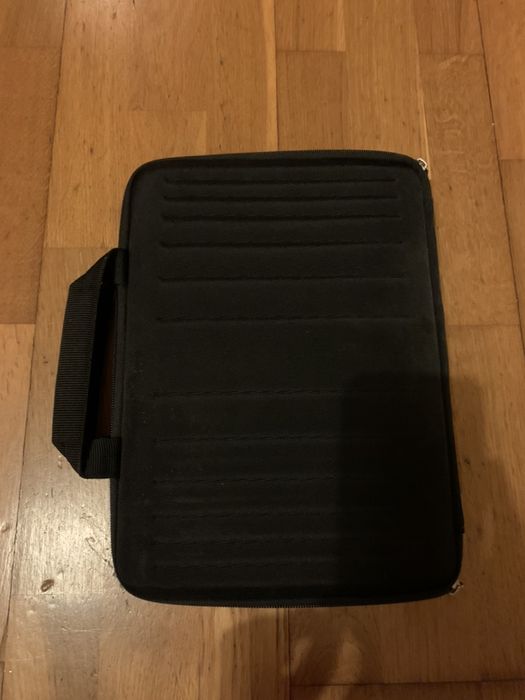 Case Logic Laptop or Tablet Bag (Black)64286174326146123