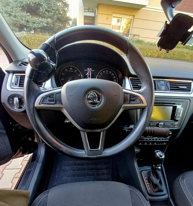 Skoda RAPID Skoda Rapid, przystosowana dla kierowcy z niepełnosprawnością.