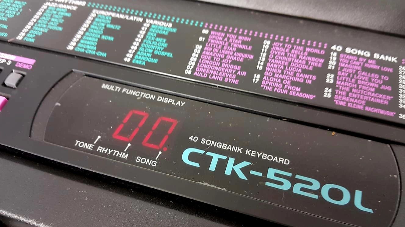 Keyboard Casio z podświetlanymi klawiszami