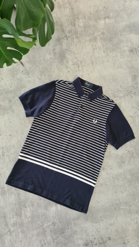 Polówka Koszulka Polo Fred Perry.  Granatowo Białe paski. Rozmiar S