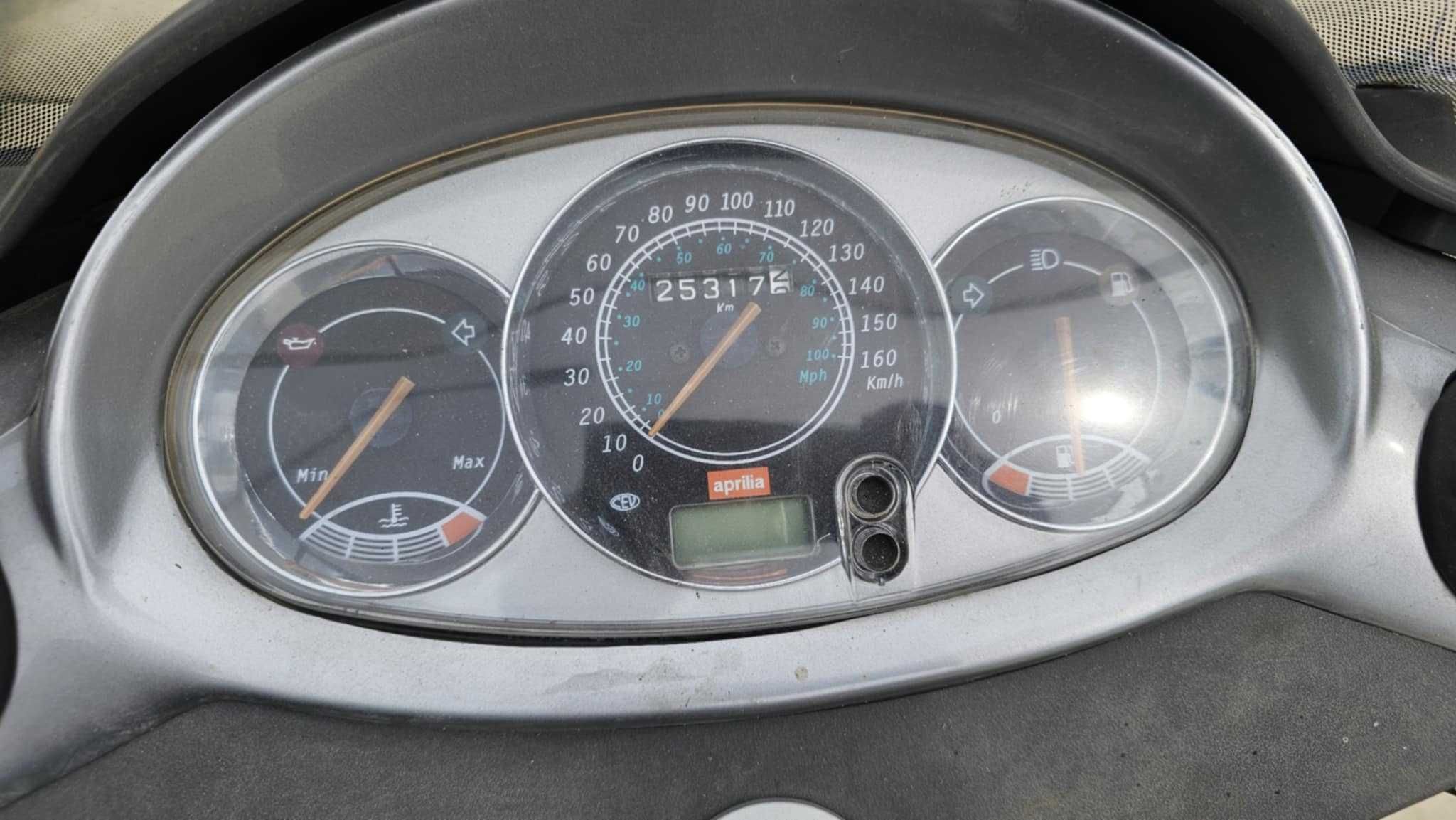 Aprilia Leonardo 125 - 2002R  /  25tyś km. Opłacona ! + kufer
