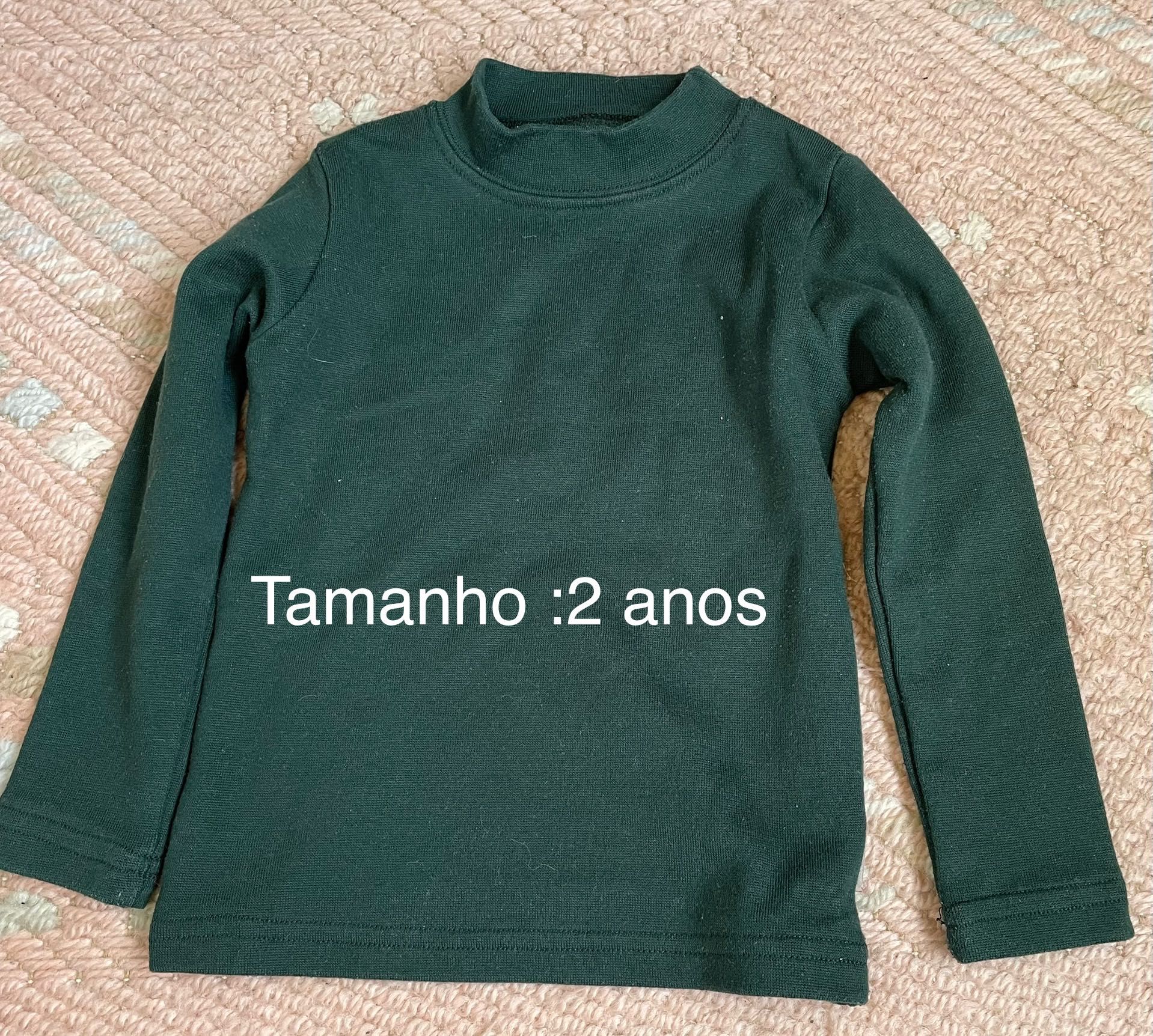 Vestidos e camisolas para menina