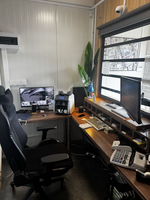 Kontener/Pawilon-Kantor wymiany walut.