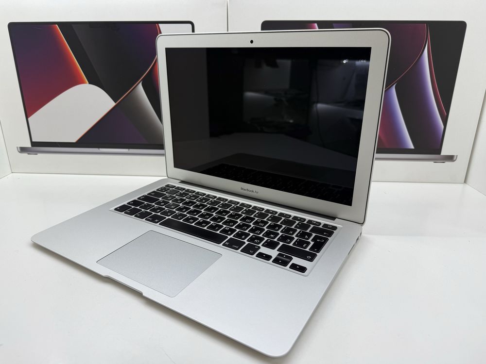 Apple MacBook Air 13 A1466 (2017) / Core i5 / 8Gb / 256Gb / Silver