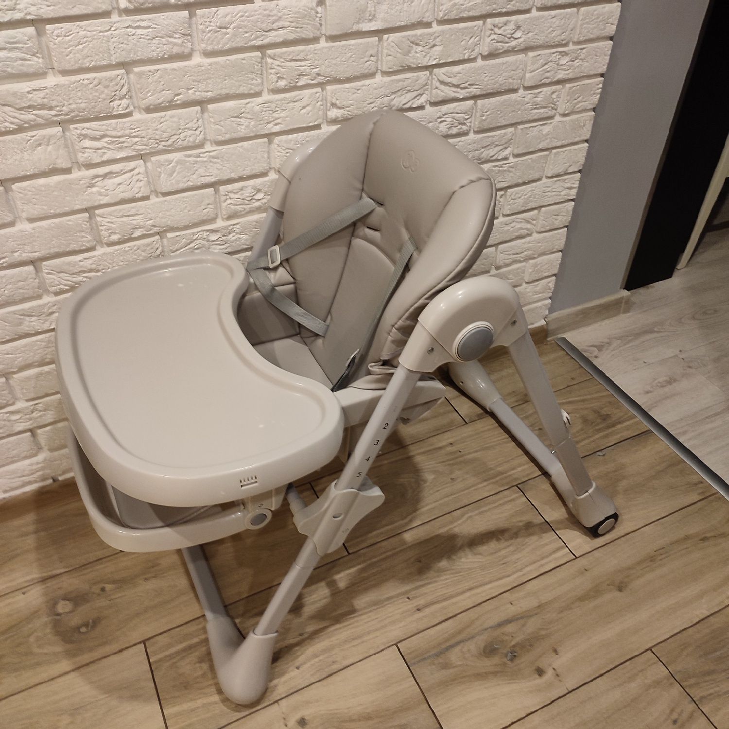 Fotelik stolik do karmienia jedzenia Kinder Kraft dla dziecka