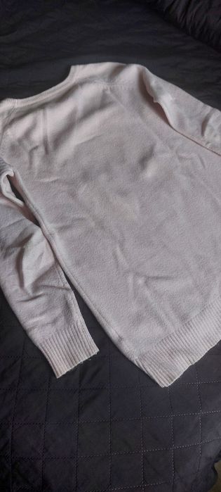 Sweter sweterek pudrowy róż z aplikacją