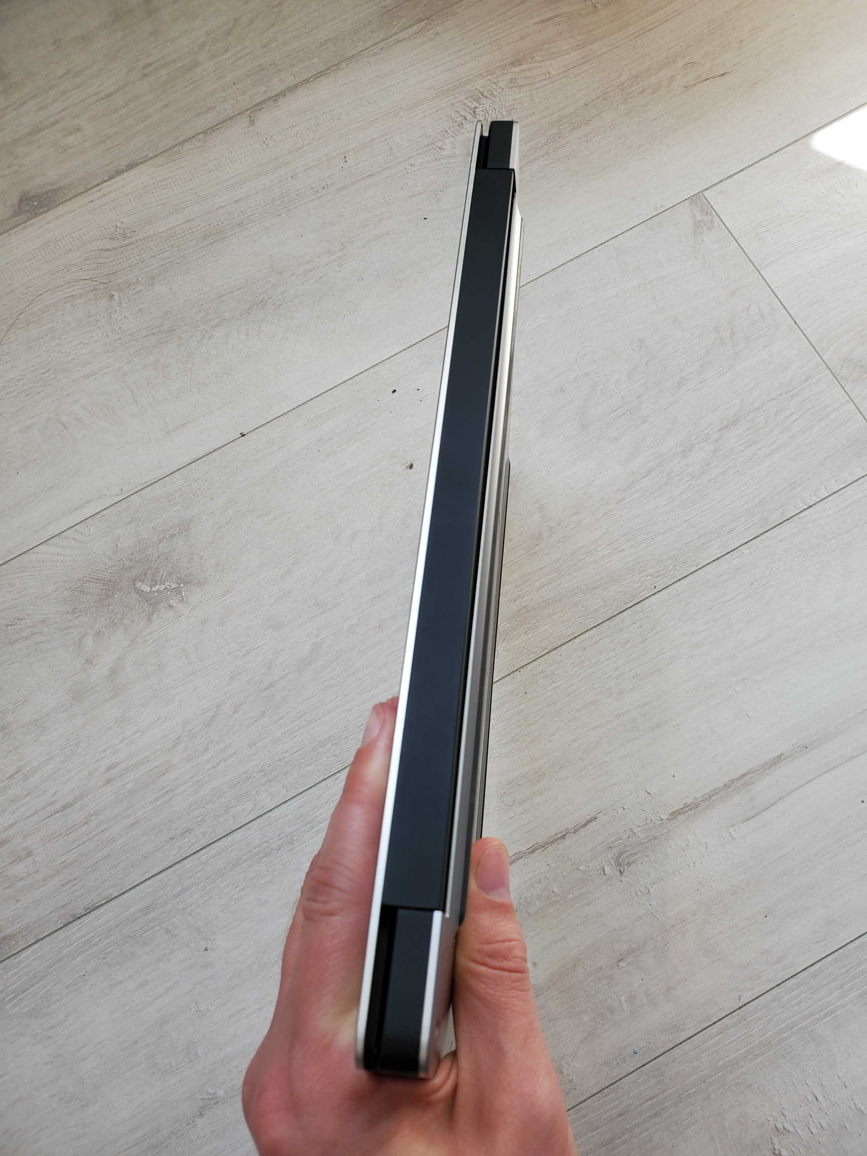 Dell XPS 9350 13.3" Touch 4K i7-6500U 8 RAM 256 SSD