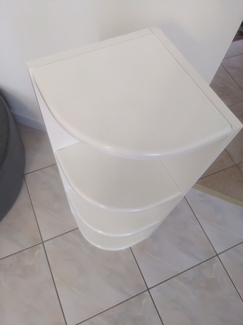 Półka narożna biała łazienkowa regał szafka wisząca stojąca łazienka