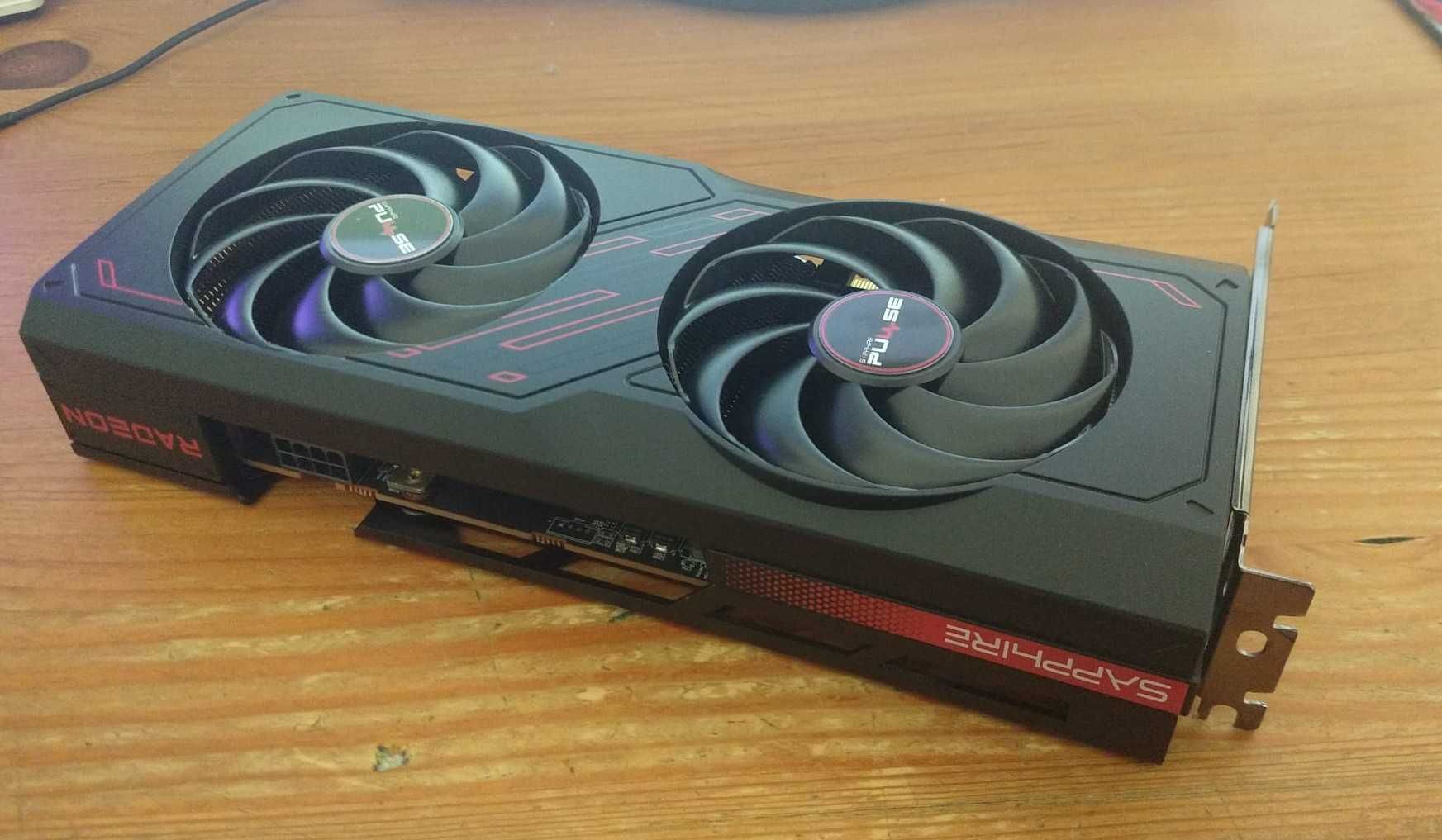 Placa Gráfica Sapphire AMD Radeon RX 7600 Pulse 8GB