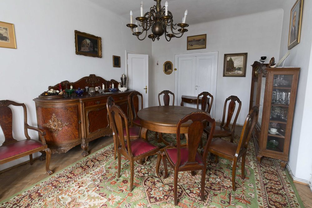 Zabytkowy komplet jadalnia z zegarem