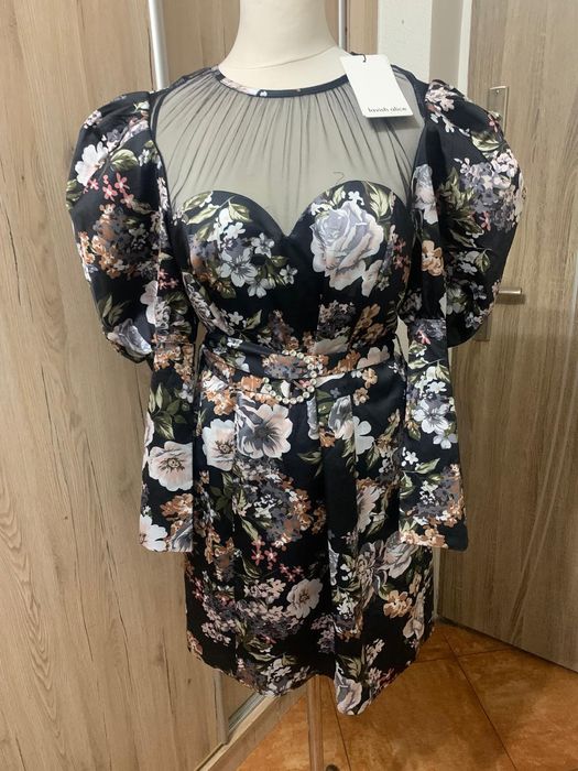 Sukienka mini z bufkami