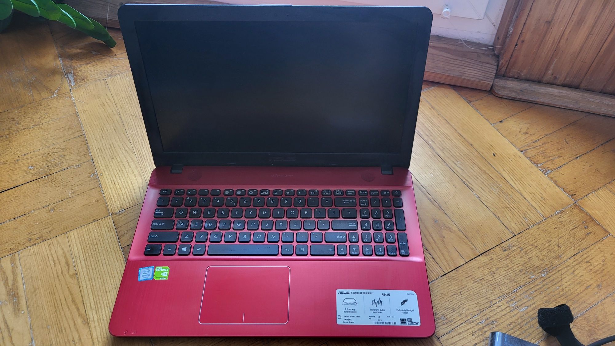 Laptop ASUS R541U