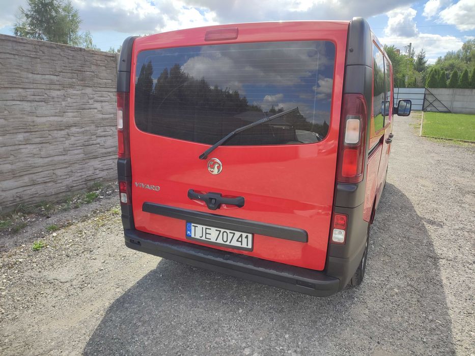 Opel vivaro  9- cio osobowy 2015 rok