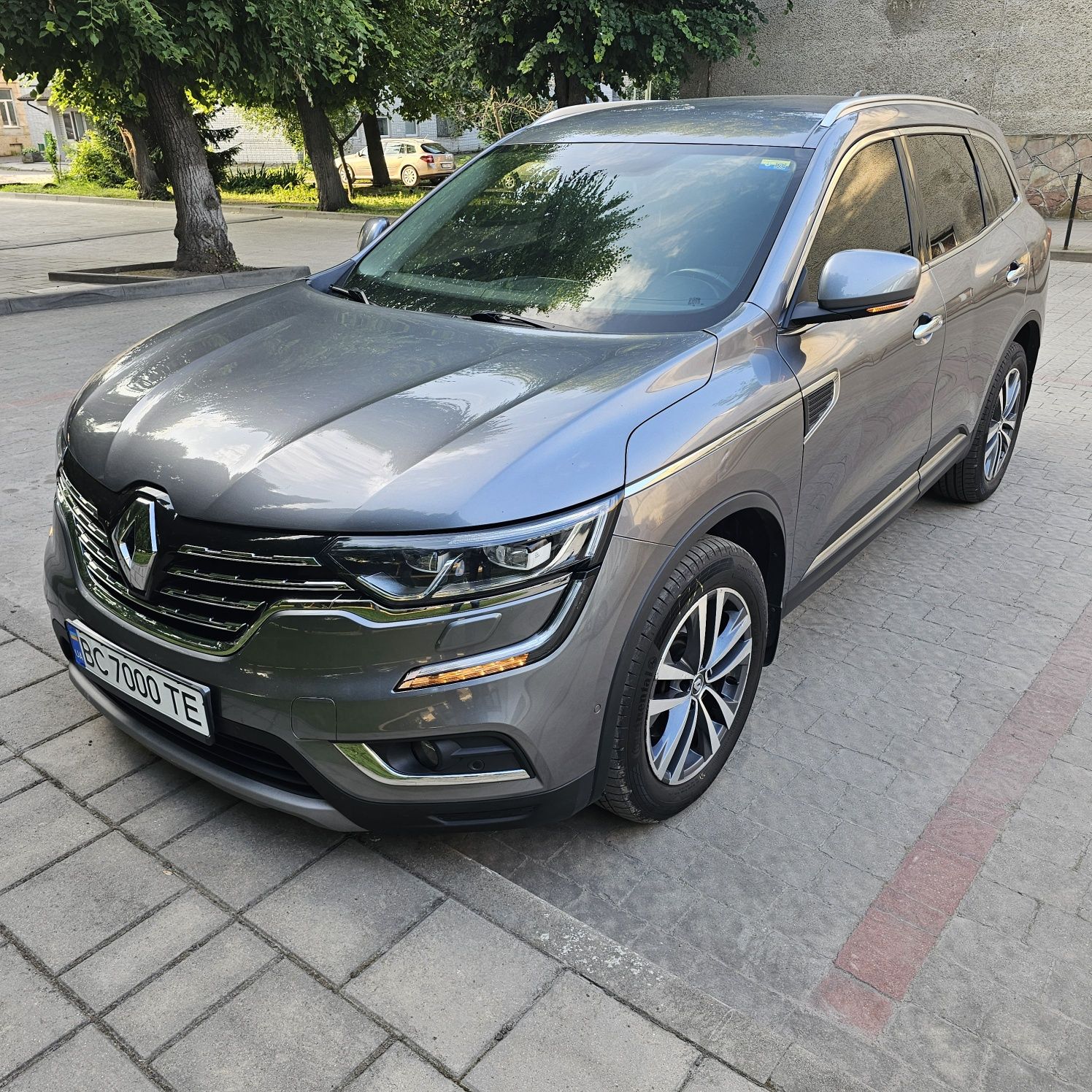 Продаж сімейного  авто