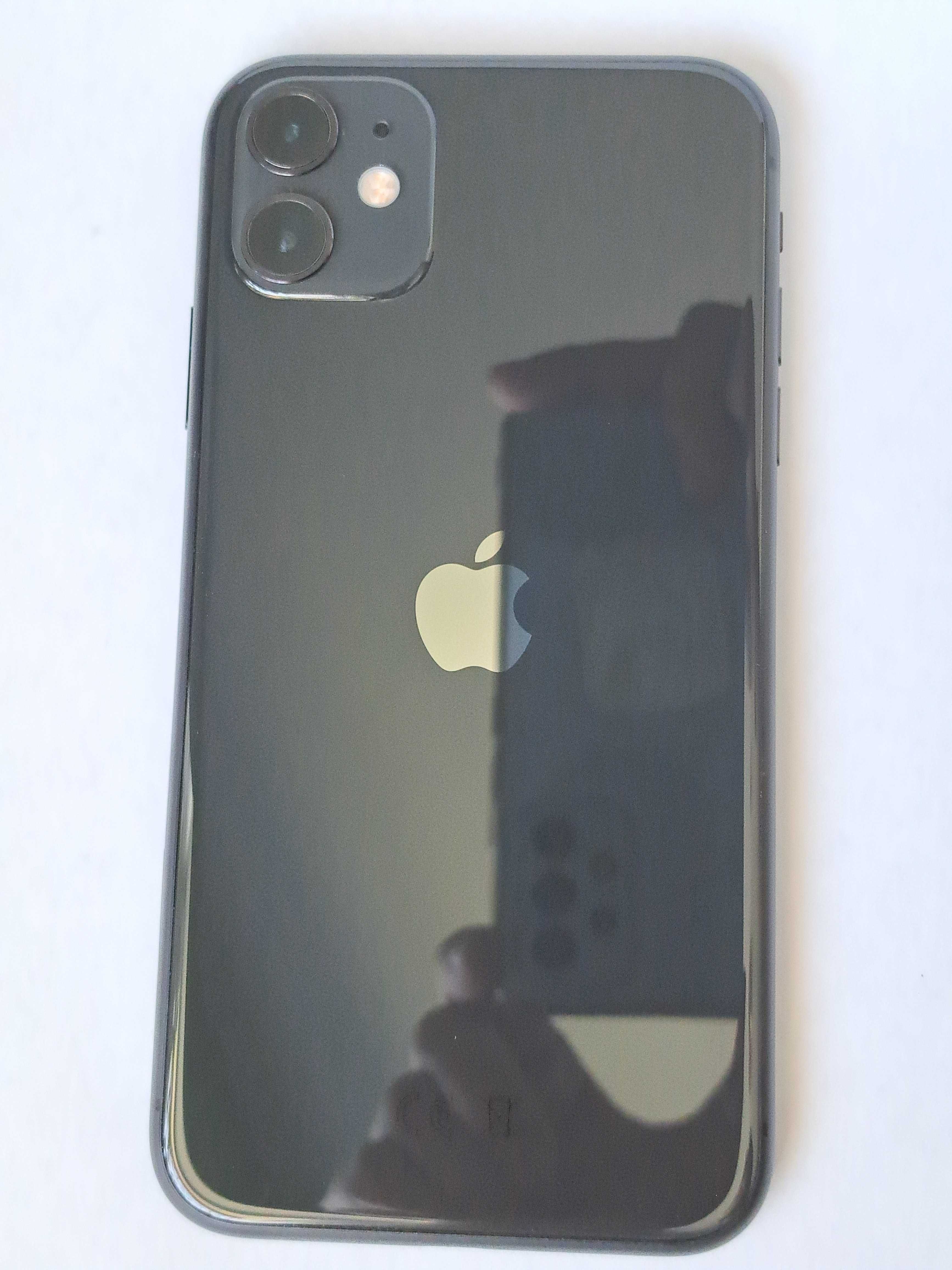 Apple iPhone 11 Czarny 64 GB + Ładowarka i Etui - Bardzo dobry stan