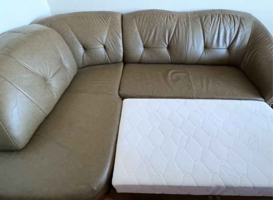 Kanapa narożna / Rogówka, skórzana, z opcją spania.